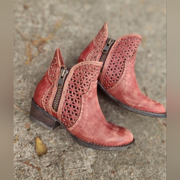Circle G Western Boots Womens Zipper Round Toe Cut Out Ankle 7 M Red rustic - Picture 2 of 7